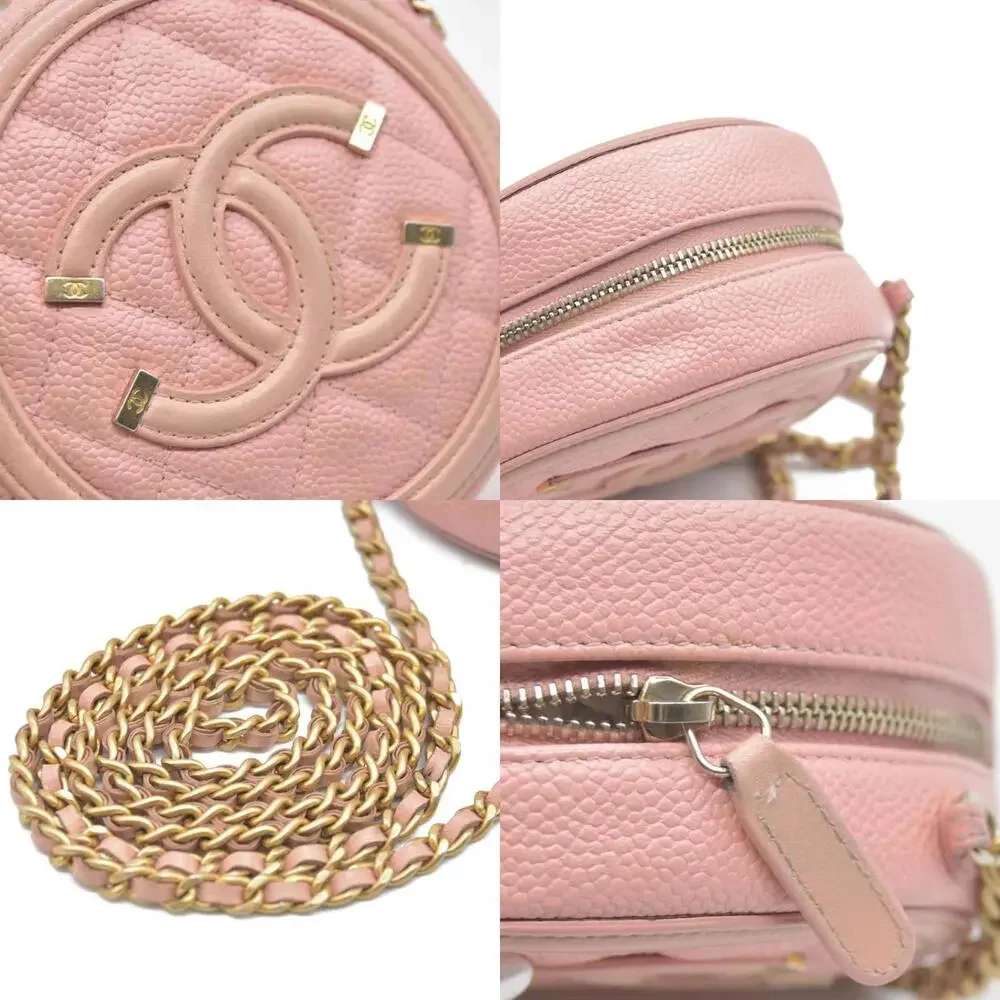 $2150 Chanel Caviar Filigree Quilted Round Crossbody 2019
